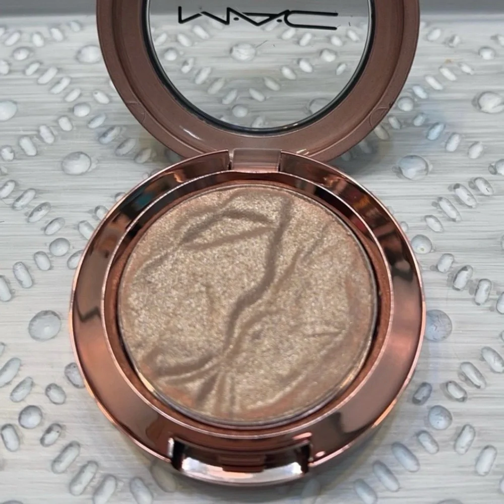 MAC ~’WHITE HAUTE’ Foiled Shadow ~ DISCONTINUED ~ Full Size 3 g ~ RARE & HTF NIB